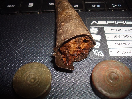 Schrott 16mm und 12mm sowie Spazierstockspitze.jpg