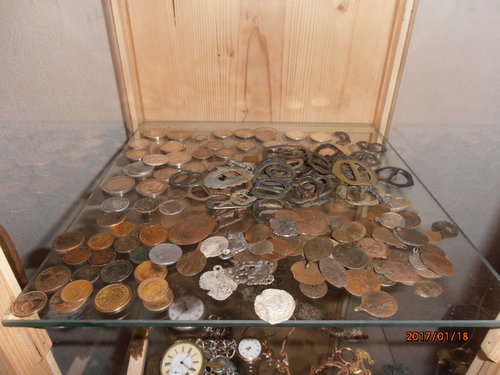 Münzen nach 1800 Schnallen u. Pilgeranhänger.JPG