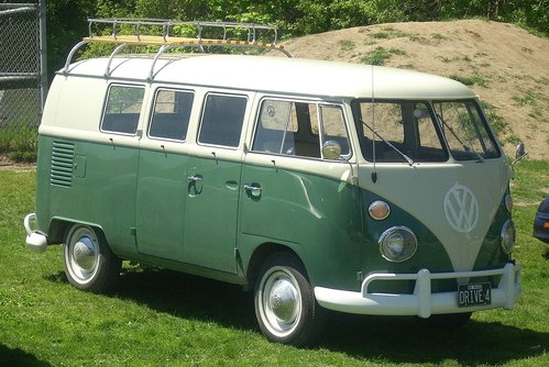 1280px-Volkswagen_Bus_(Hudson).JPG