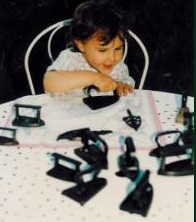 Kind beim Bügeln.jpg