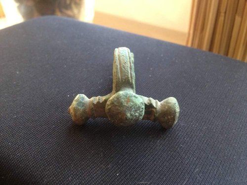 Römische Zwiebelkopf Fibel (3).JPG